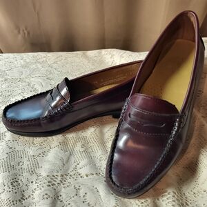 Women's size 7.5 G.H Bass Weejuns